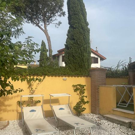 Ostia Antica - La Casa Di Laura B&B Bagian luar foto
